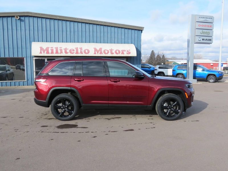 New 2026 Jeep Grand Cherokee Limited 4x4Image 5