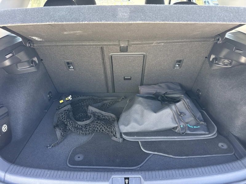 Used 2018 Volkswagen e-Golf 4-Door SE
