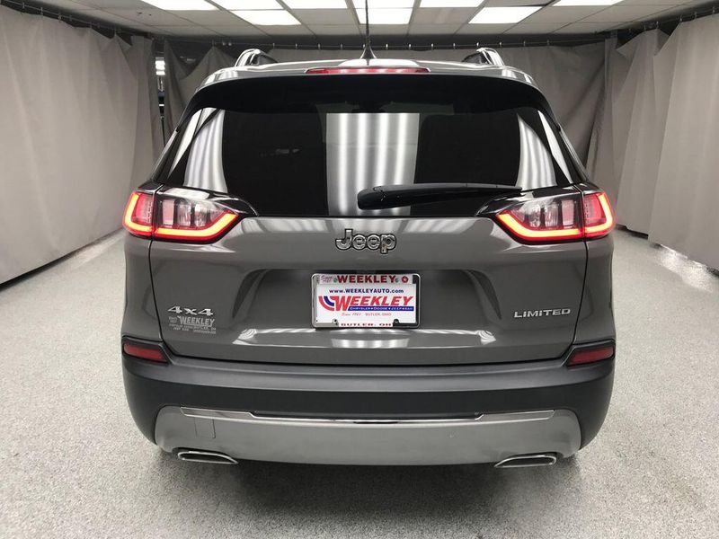 Used 2022 Jeep Cherokee LimitedImage 11