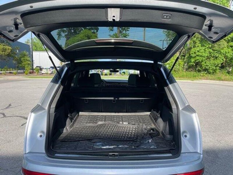 2021 Audi Q7 Premium Plus