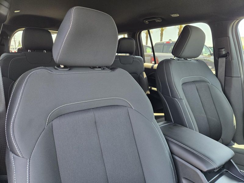 New 2026 Jeep Grand Cherokee L Laredo 4x2