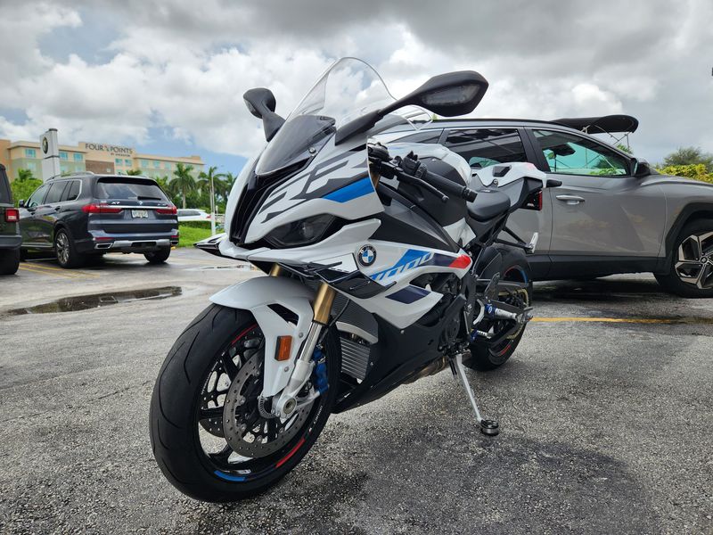 2024 BMW S 1000 RR Image 3