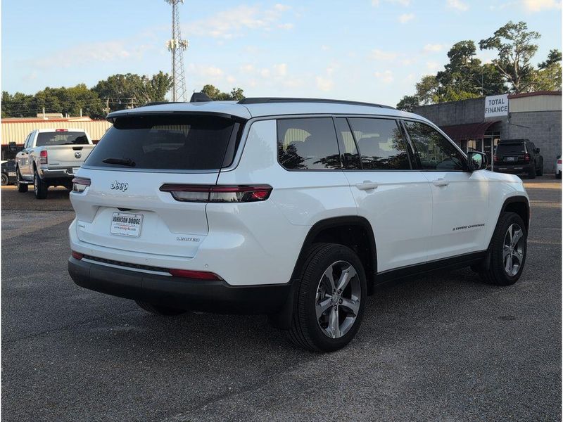 New 2026 Jeep Grand Cherokee L Limited 4x4Image 5