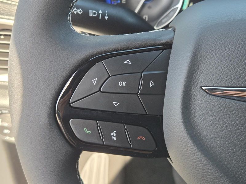 New 2026 Chrysler Pacifica Select