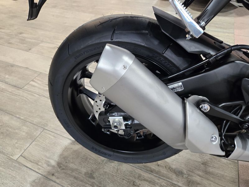 NEW 2026 YAMAHA YZFR1 70TH ANNIVERSARY EDITION Image 19