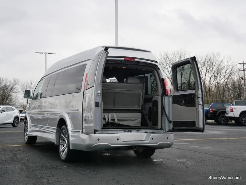 2018 Chevrolet Express 2500 Image 20