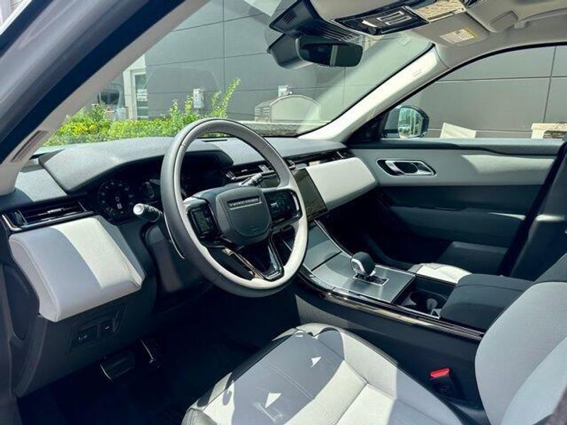 2025 Land Rover Range Rover Velar Dynamic SE