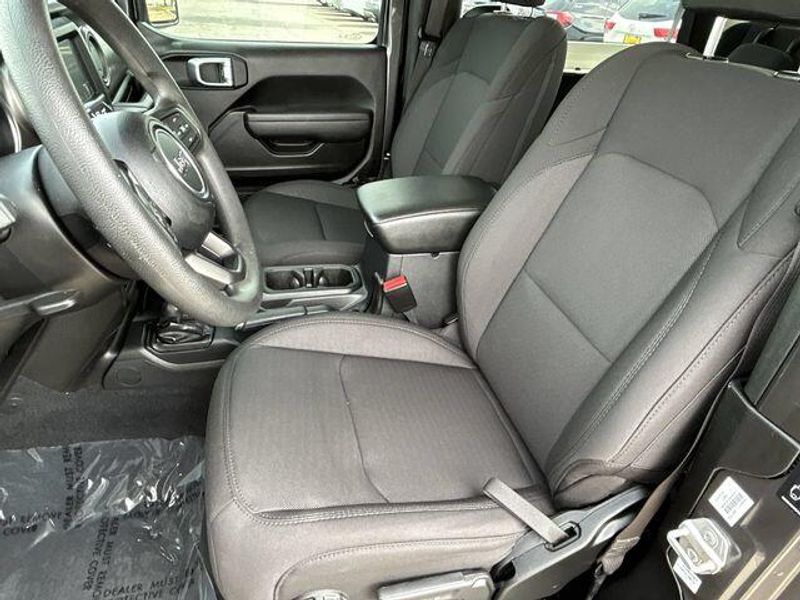 Used 2023 Jeep Wrangler SportImage 18