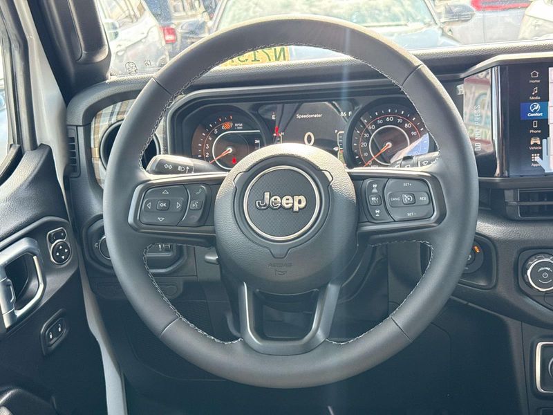 New 2026 Jeep Wrangler 4-door 85th Anniversary Edition