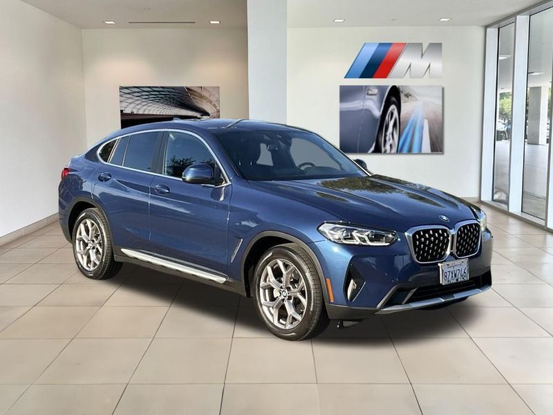 2022 BMW X4 xDrive30iImage 2