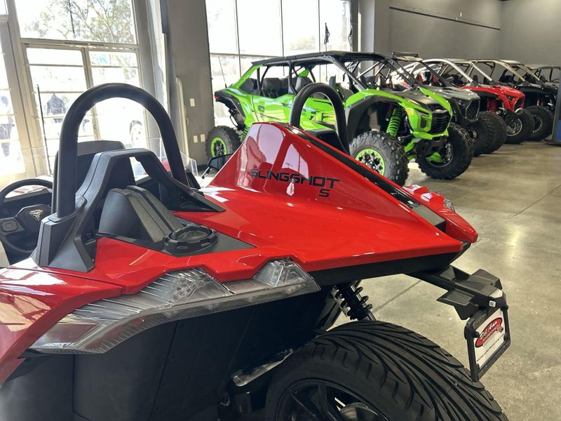 New 2025 Polaris SLINGSHOT S AUTODRIVE Image 14