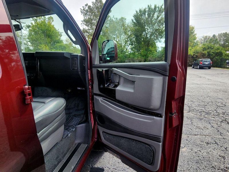 2018 Chevrolet Express 2500 Image 33