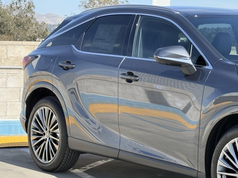 New 2026 Lexus RX 450h+ LuxuryImage 5