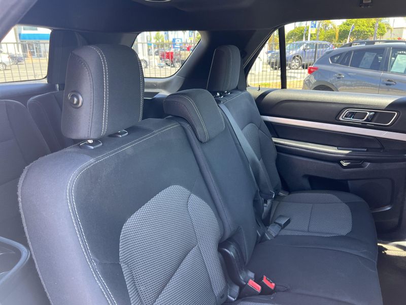 2016 Ford Explorer XLTImage 25