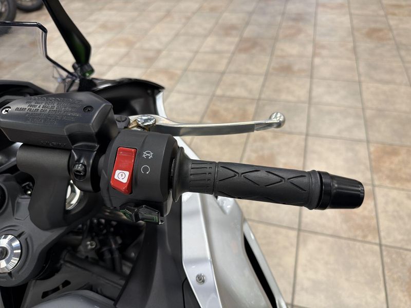 New 2024 Kawasaki NINJA 7 HYBRID ABS Image 24