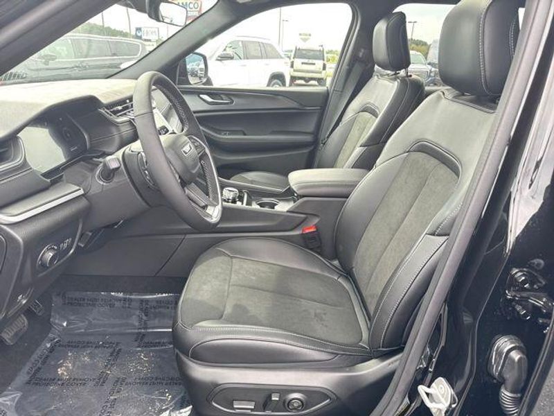 2025 Jeep Grand Cherokee Altitude X2025 Jeep Grand Cherokee L Altitude X 4x4