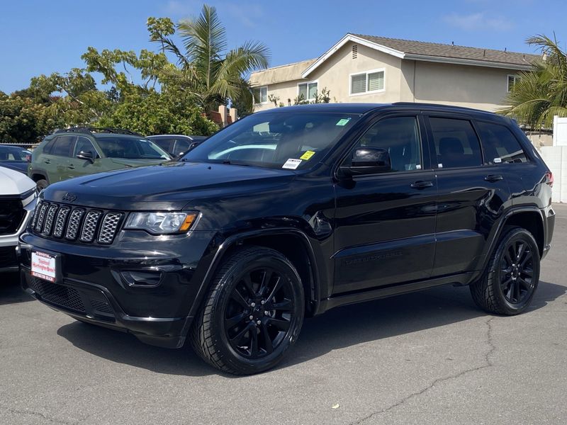 2017 Jeep Grand Cherokee AltitudeImage 8
