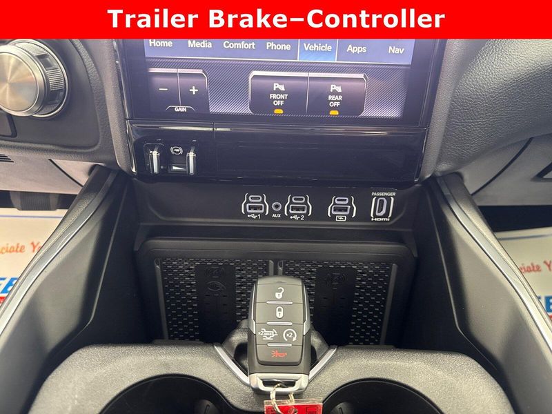 2025 RAM 1500 Laramie Crew Cab 4x4 5