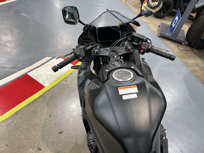 New 2026 Honda CBR650R E-CLUTCH Image 15