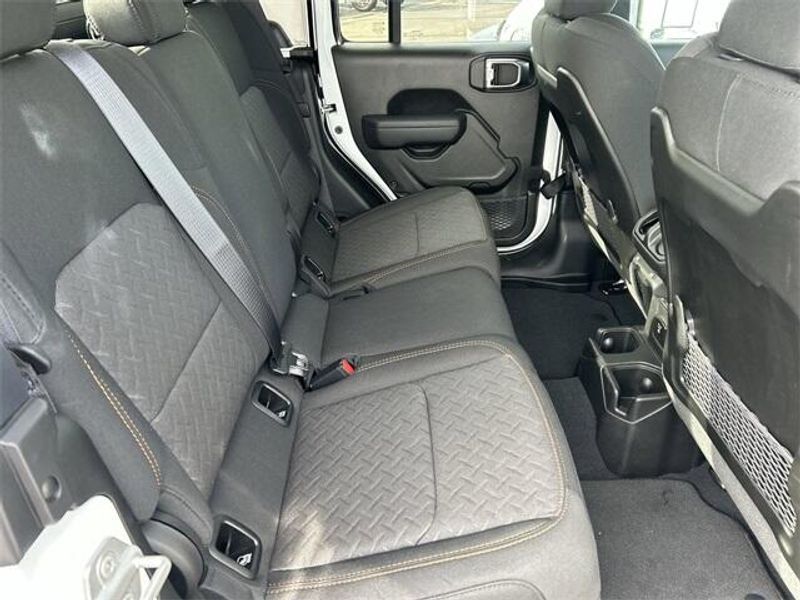 New 2025 Jeep Gladiator Mojave 4x4Image 14