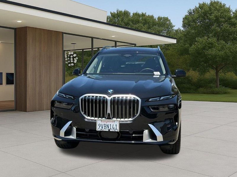 Used 2026 BMW X7 xDrive40iImage 3