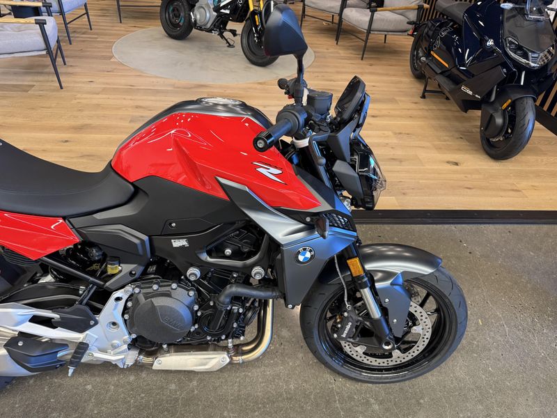 2024 BMW F 900 R - RACING RED 