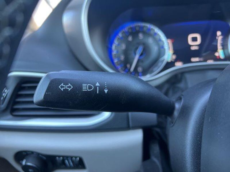 2023 Chrysler Pacifica Touring LImage 43