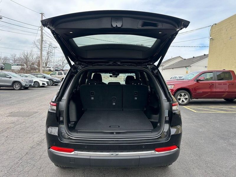 2025 Jeep Grand Cherokee Laredo X 4x4Image 11