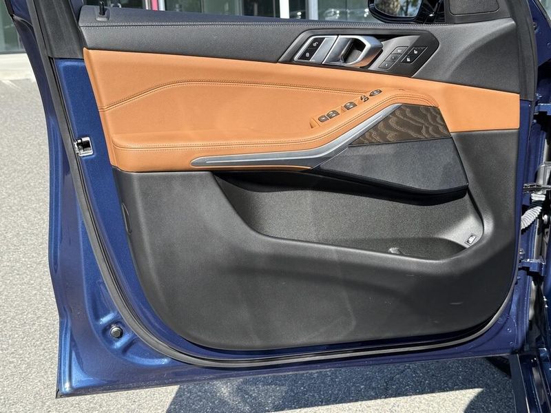 2022 BMW X5 xDrive45eImage 19