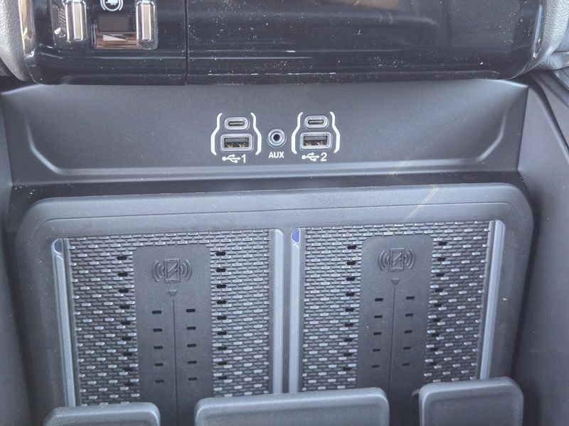 New 2025 RAM 2500 Laramie Crew Cab 4x4 6'4' Box