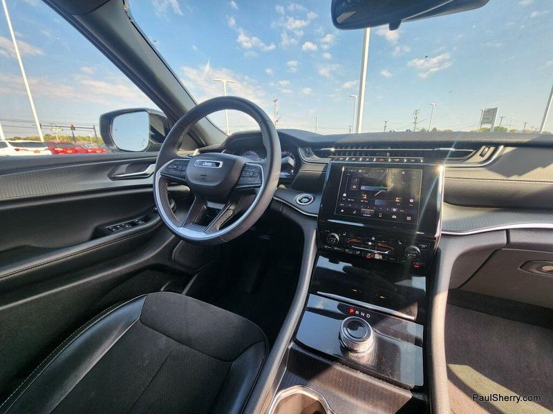 Used 2024 Jeep Grand Cherokee L Altitude