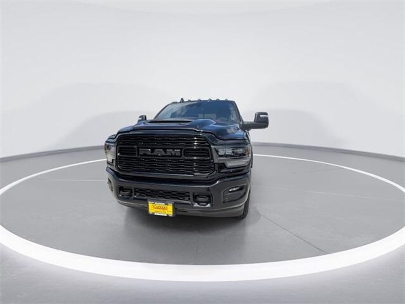 New 2024 RAM 3500 Limited Crew Cab 4x4 8
