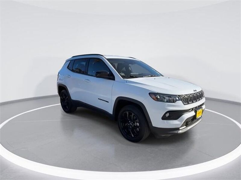 New 2026 Jeep Compass Latitude Altitude 4x4Image 2