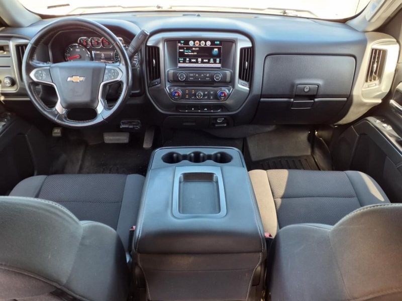 2018 Chevrolet Silverado 1500 LT photo 9
