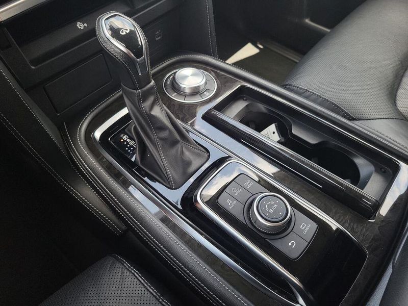 2023 INFINITI QX80 LuxeImage 25