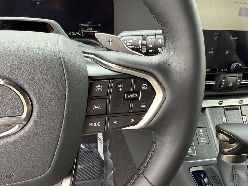 2025 Lexus GX Image 23