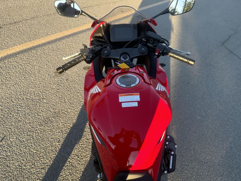 2024 Honda CBR650R ABS Image 14