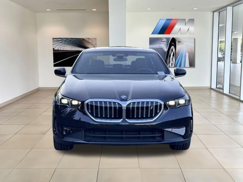 2025 BMW i5 xDrive40Image 4