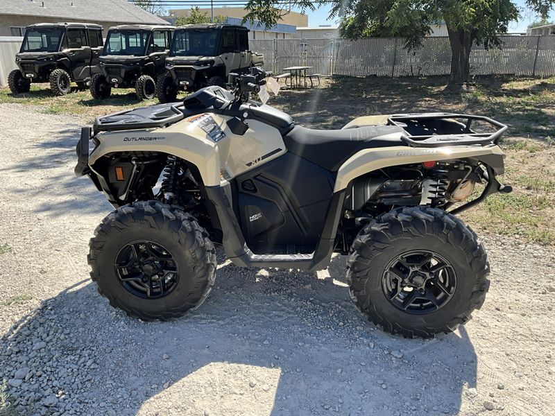 New 2026 Can-Am OUTLANDER PRO XU HD5 Image 6