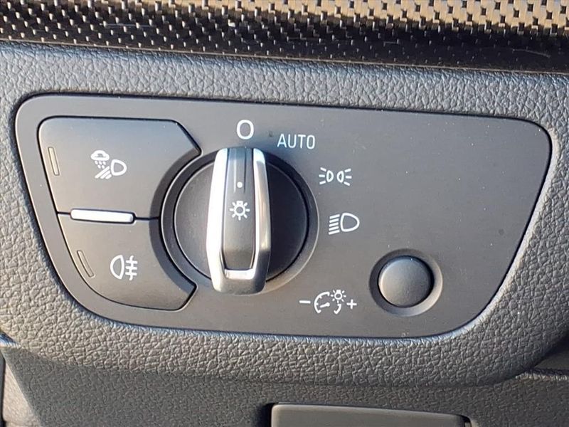 Used 2024 Audi SQ5 Premium PlusImage 17