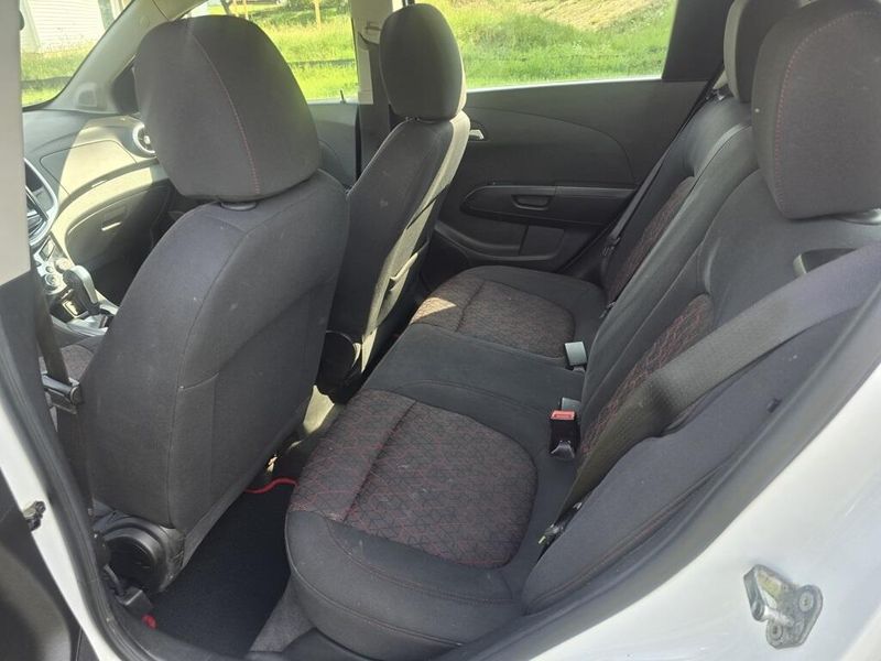 2018 Chevrolet Sonic LT photo 8