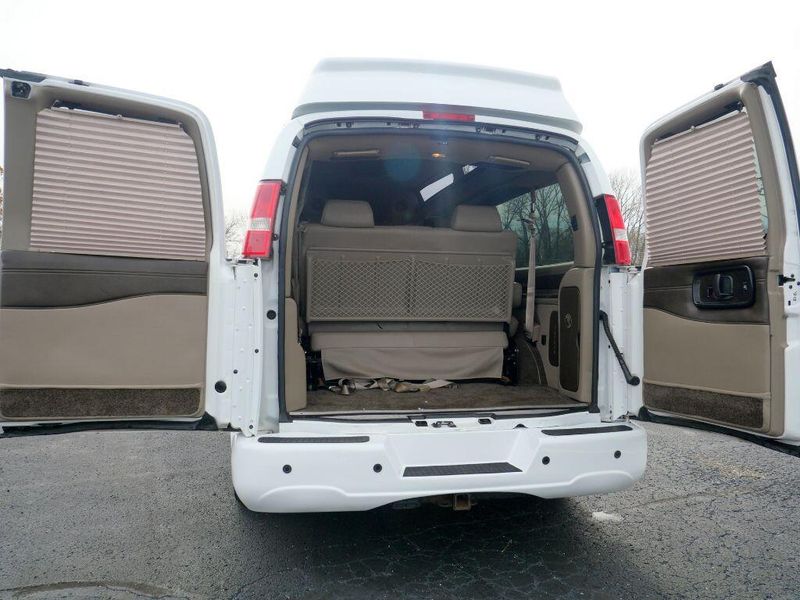 2018 GMC Savana 2500 Image 15