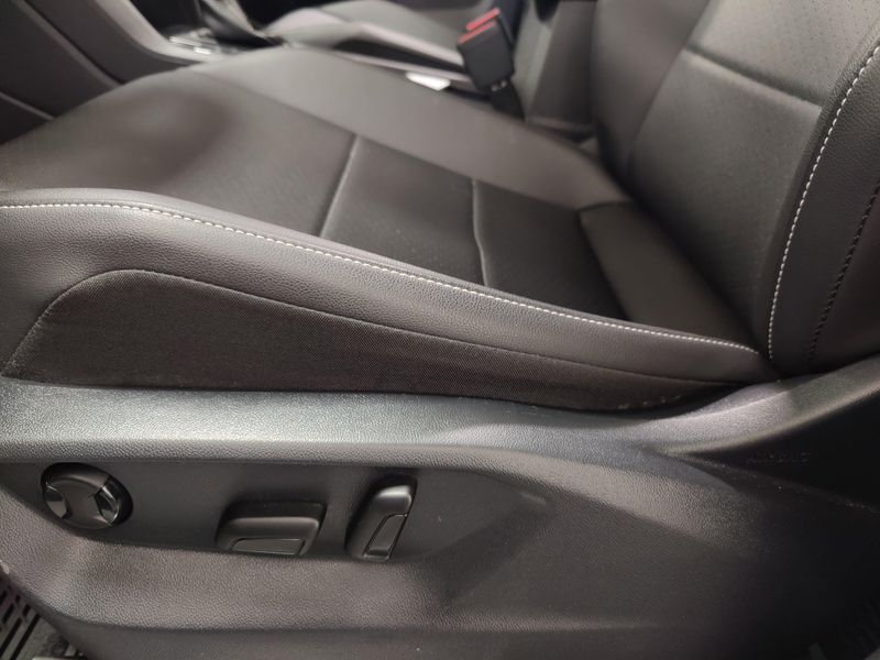 Used 2021 Volkswagen Tiguan SE AWD R-Line Black w/SunroofImage 16