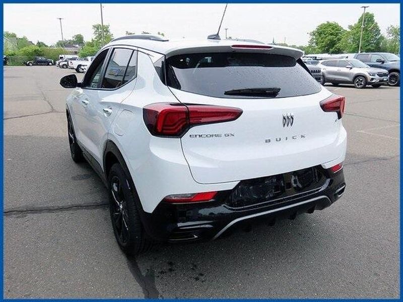 2024 Buick Encore GX Sport TouringImage 5