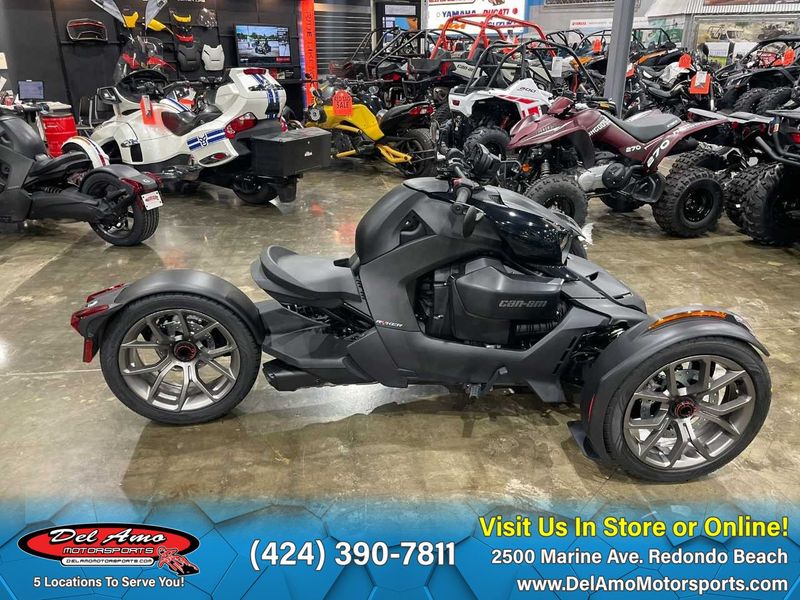 2023 Can-Am F1PC  in a CLASSIC, EPIC OR EXCLUSIVE PANEL COLOR OPTIONS exterior color. Del Amo Motorsports of Redondo Beach (424) 304-1660 delamomotorsports.com 