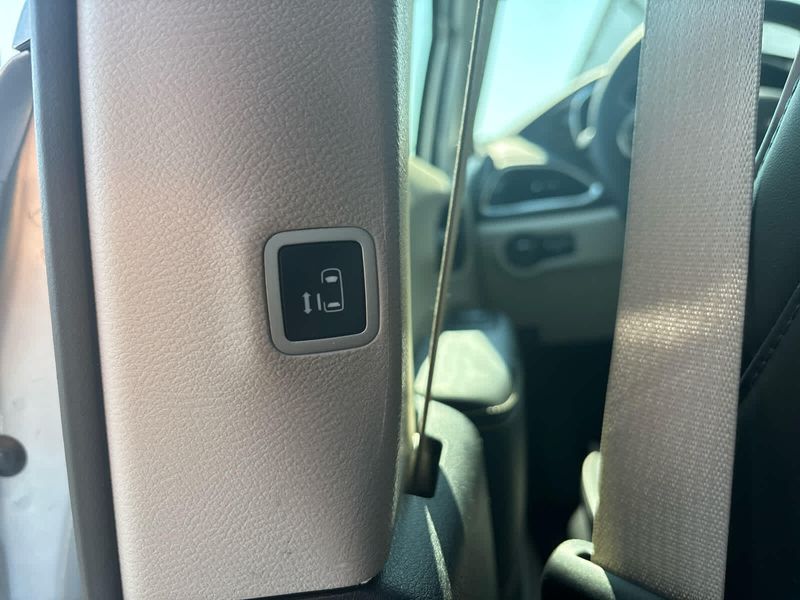 2023 Chrysler Pacifica Limited photo 23