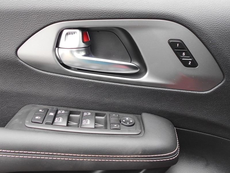 2025 Chrysler Pacifica SelectImage 21