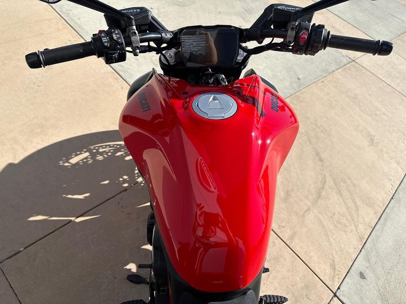 New 2025 Ducati DIAVEL V4 Image 5