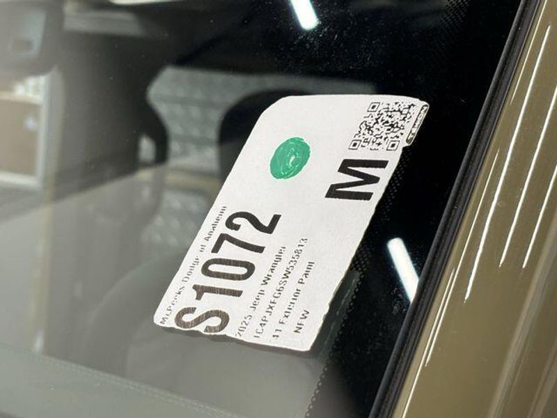 New 2025 Jeep Wrangler 4-door RubiconImage 22