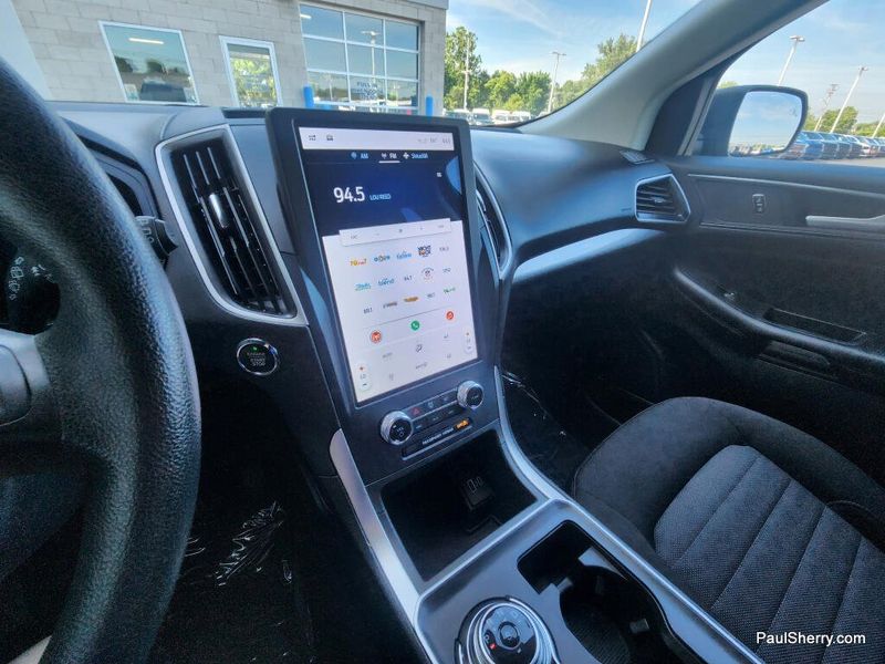 Used 2024 Ford Edge SE
